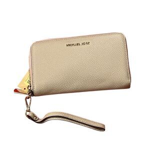 Michael Kors Large Flat Multi-Function Phone Case Leather Wallet/Wristlet in Oat
